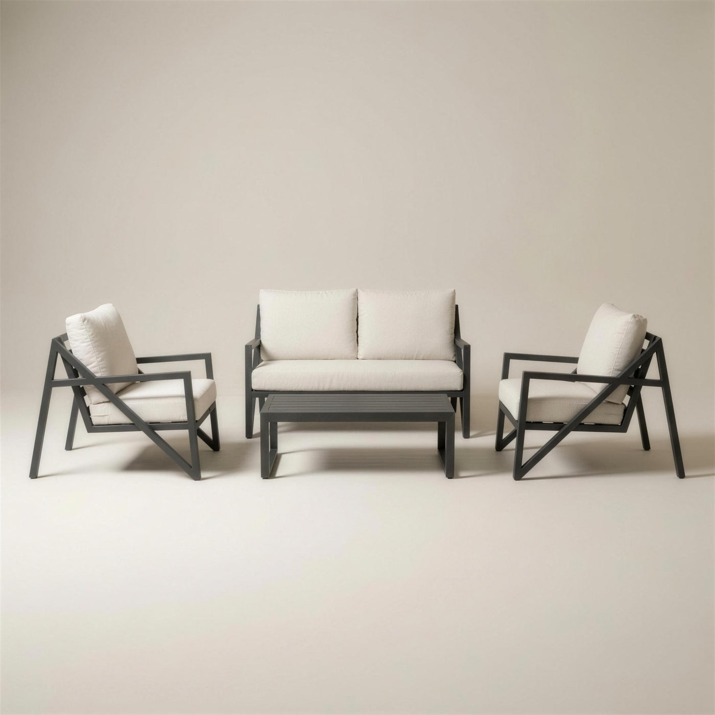 Set de jardín elegante de aluminio antracita con sofá de 2 plazas, dos sillones de travesaño en V y mesa de centro de lamas, cojines crudo