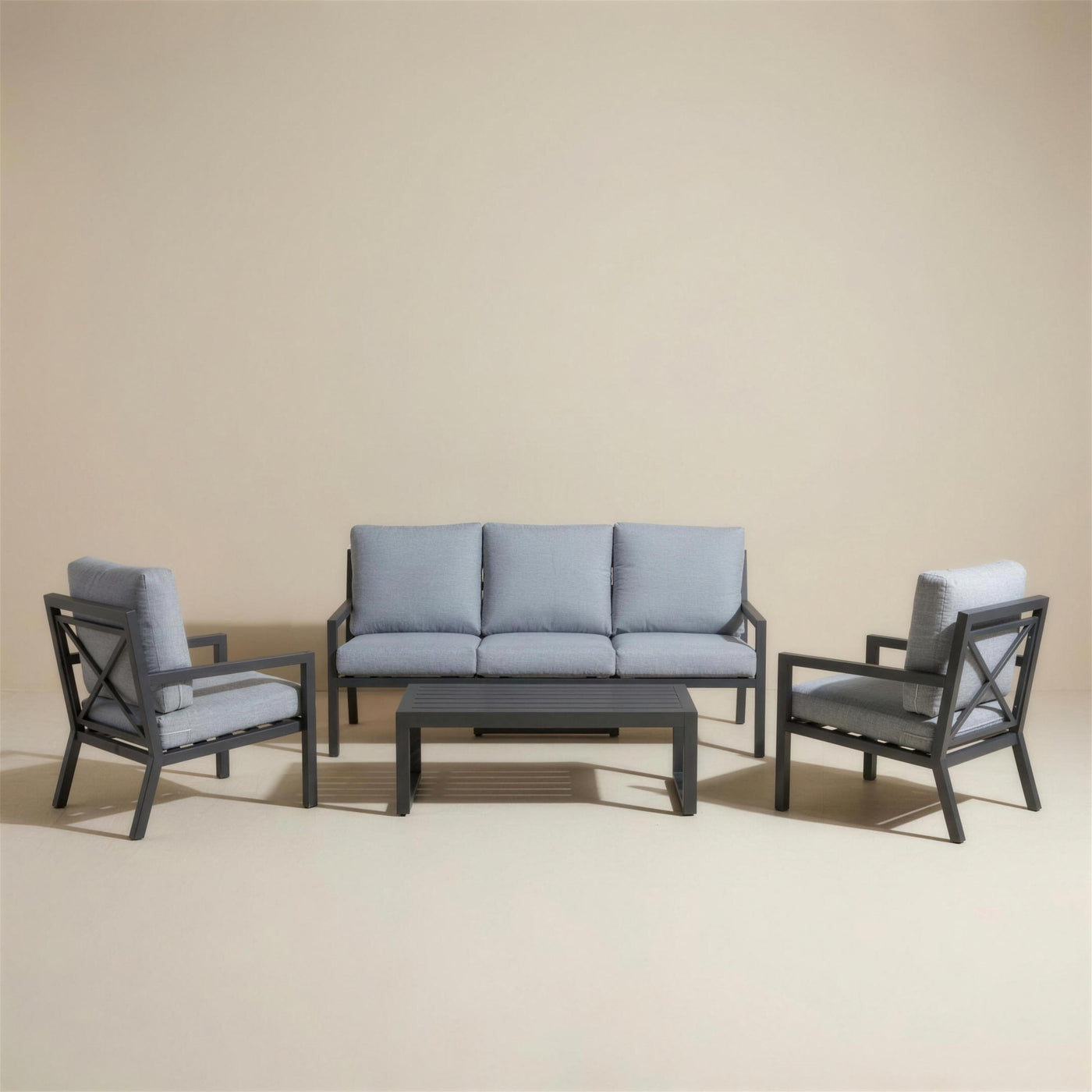 Set de jardín elegante de aluminio antracita con sofá de 3 plazas, dos sillones con aspa lateral y mesa de centro de lamas, cojines azul grisáceo