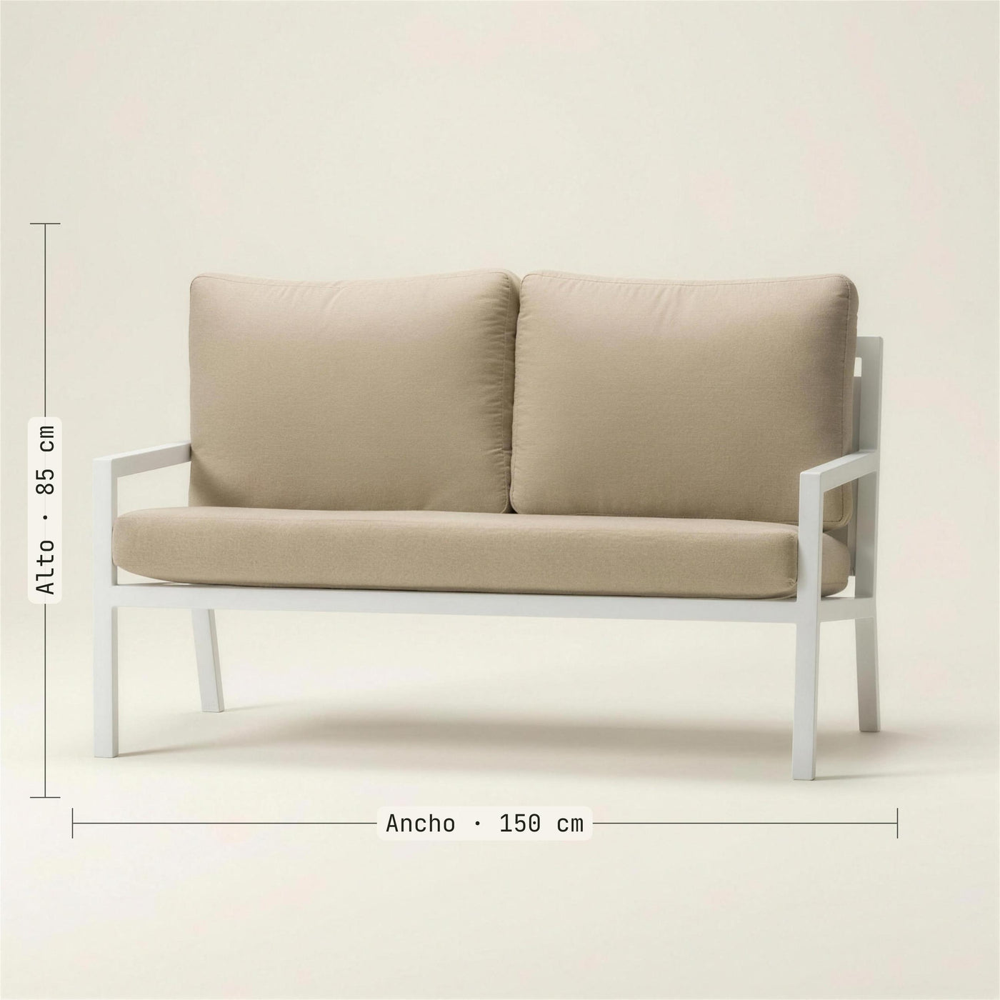 Medidas del sofa Dounvil de 2 plazas: 150 cm de ancho y 85 de alto. Se vende solo el sofa; la mesa de centro no se incluye