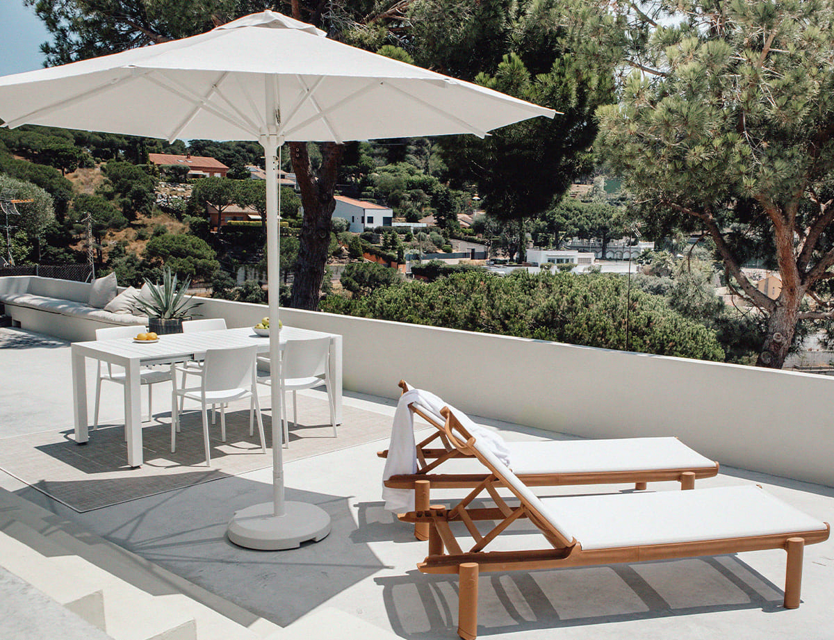 Tumbona exterior resina · Noa