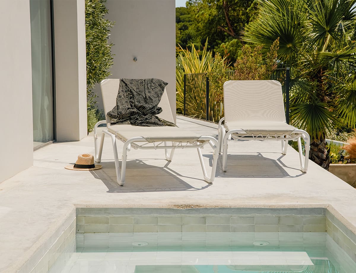 Tumbona exterior aluminio apilable · 68 cm · Marina