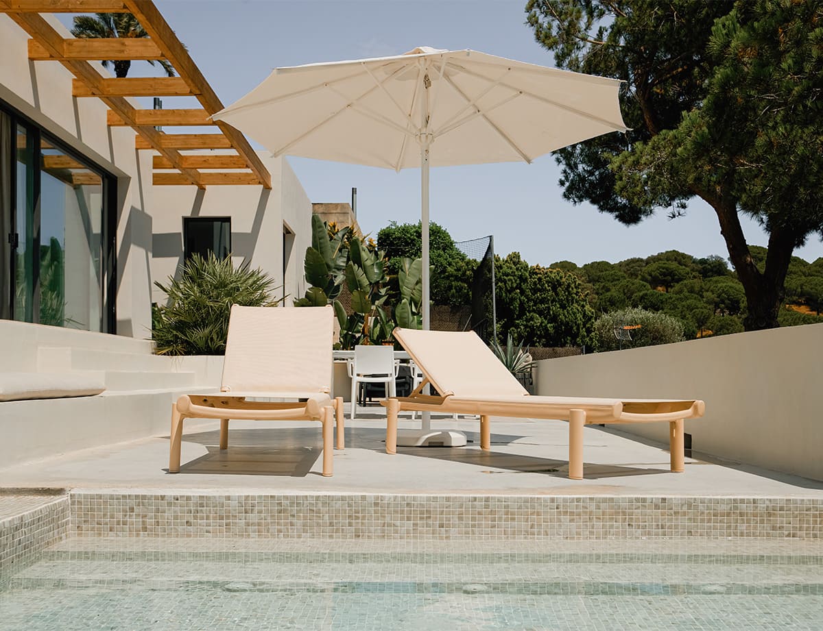 Tumbona exterior resina · Noa
