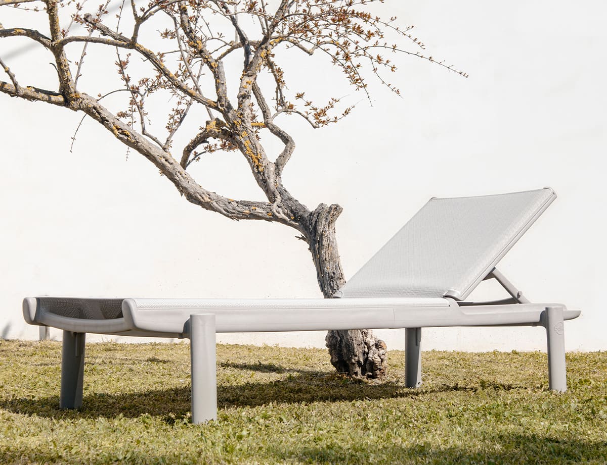 Tumbona exterior resina · Noa