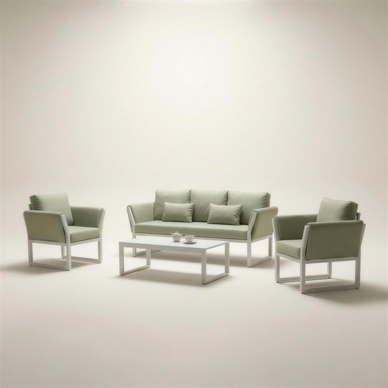 Conjunto de jardin Cupra en aluminio blanco con sofa de 3 plazas, dos sillones y mesa de centro, con cojines verde salvia, sobre fondo neutro
