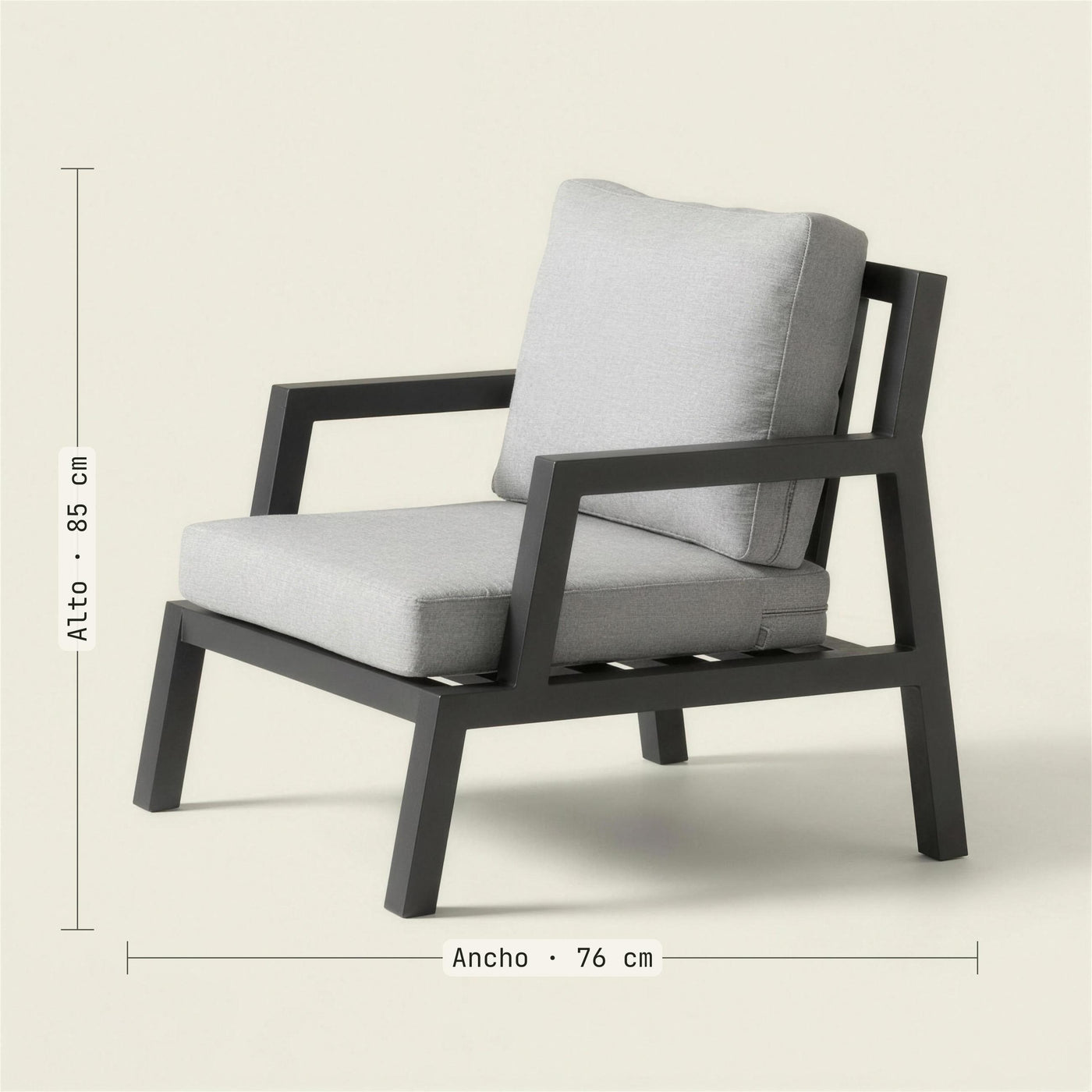 Medidas del sillon Leisa: 76 cm de ancho y 85 de alto. Se vende solo el sillon