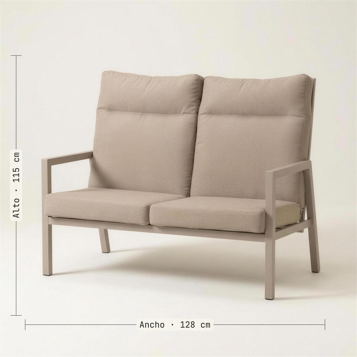Medidas del sofa Haston de 2 plazas: 128 cm de ancho y 115 de alto. Se vende solo el sofa; la mesa y los cojines decorativos no se incluyen