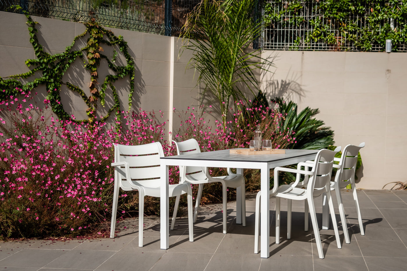 Mesa exterior aluminio · HPL · Brunei