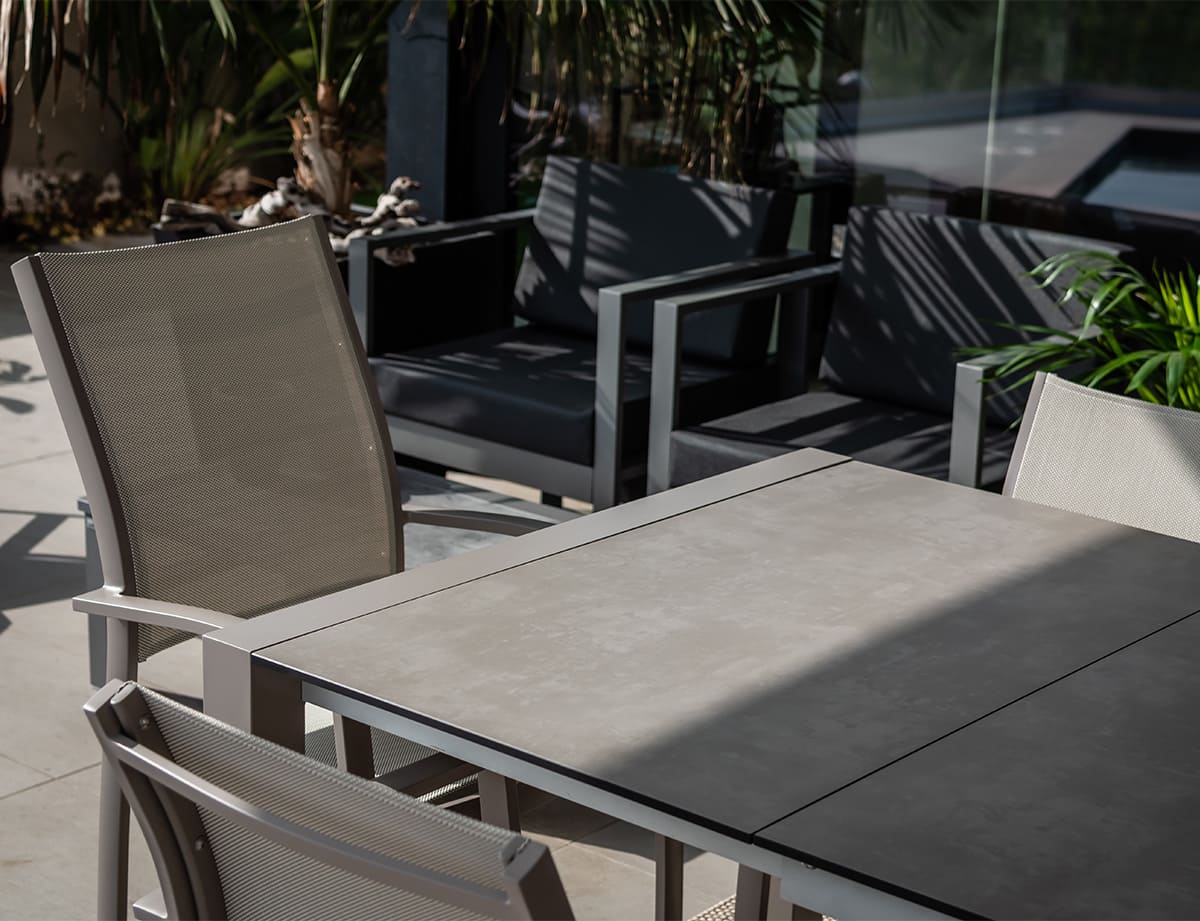 Mesa extensible exterior aluminio · HPL · Java